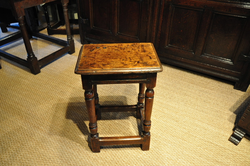 A CHARLES II OAK JOINT STOOL. ENGLISH. CIRCA 1670.
