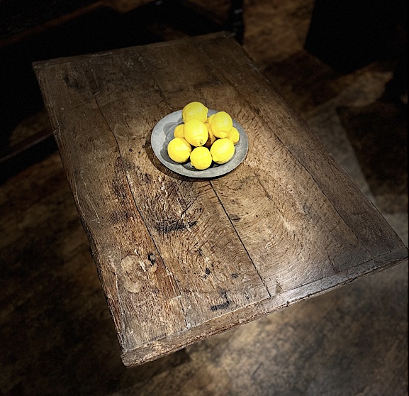 A RARE ENGLISH TUDOR BOX SEATED TABLE CHAIR. CIRCA 1540.