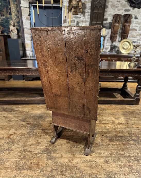 A RARE ENGLISH TUDOR BOX SEATED TABLE CHAIR. CIRCA 1540.